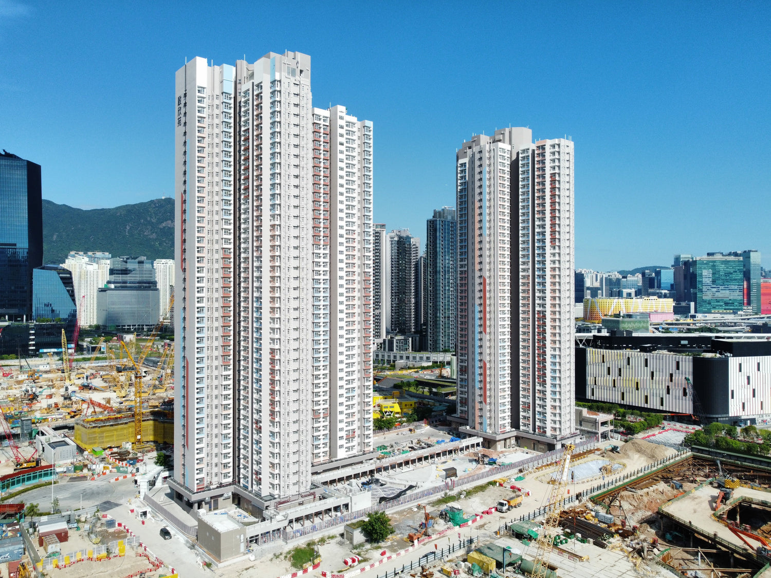 啟德啓欣苑 440 呎居屋大改造：如何在 MIC 結構下打造現代輕奢風兩房單位？