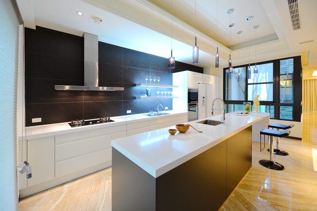 開放式廚房設計的魅力與挑戰：打造理想生活場域